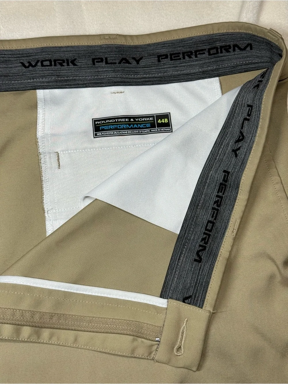 Roundtree & Yorke Men's Tan Performance Hybrid Shorts